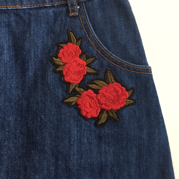 Denim skirt with embroidered flowers - Picture 2 of 6